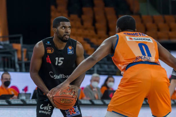 特别是在全 特别是在全