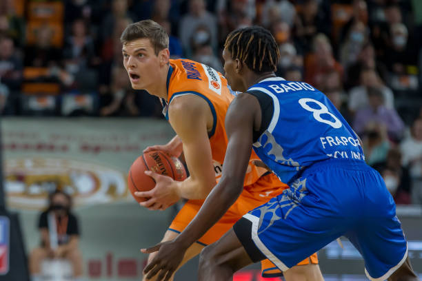 湖人引进詹 湖人引进詹