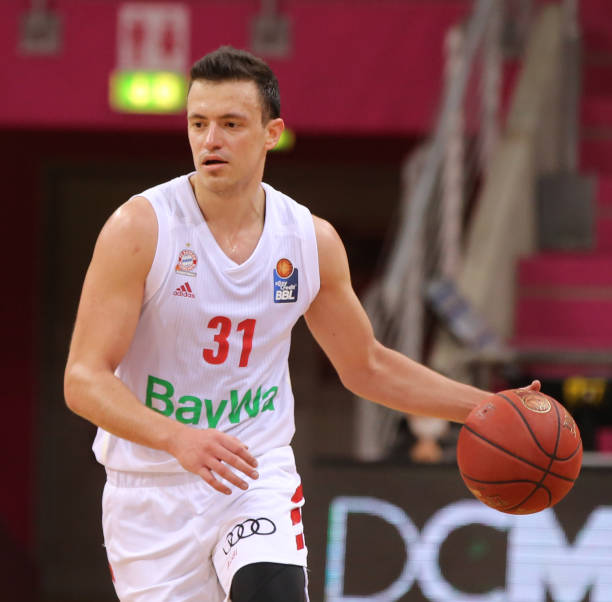 三脚射门 三脚射门